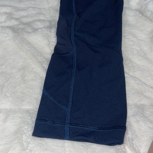 Lululemon Cropped Leggings w/ Pockets - Picture 5 of 11